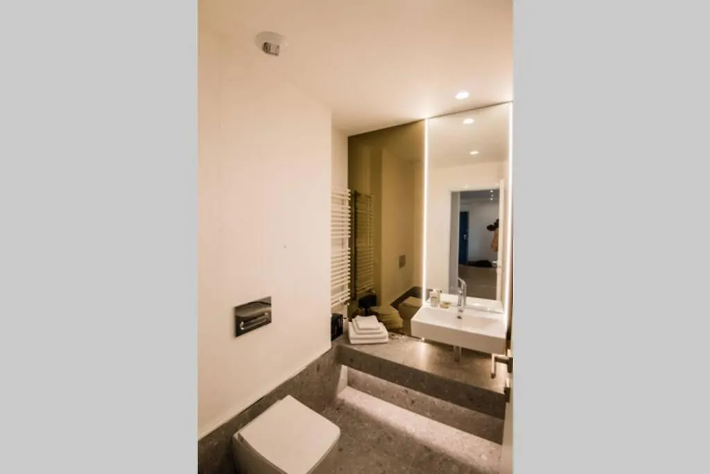 Apartment Aviatiei Tower, Luxury Apartment, Brand New, Underground Parking Bucharest Romania