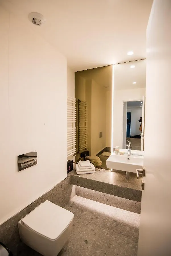 Aviatiei Tower, Luxury Apartment, Brand New, Underground Parking Bucharest Apartment