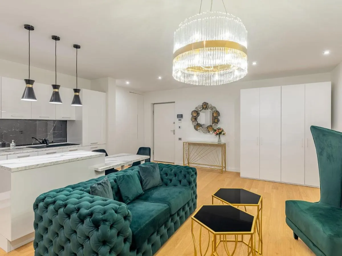 Aviatiei Tower, Luxury Apartment, Brand New, Underground Parking Bucharest Apartment